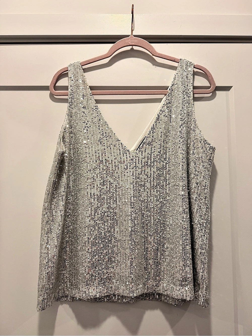 Shinestar Silver Sequin V-Neck Tank Size large Like New